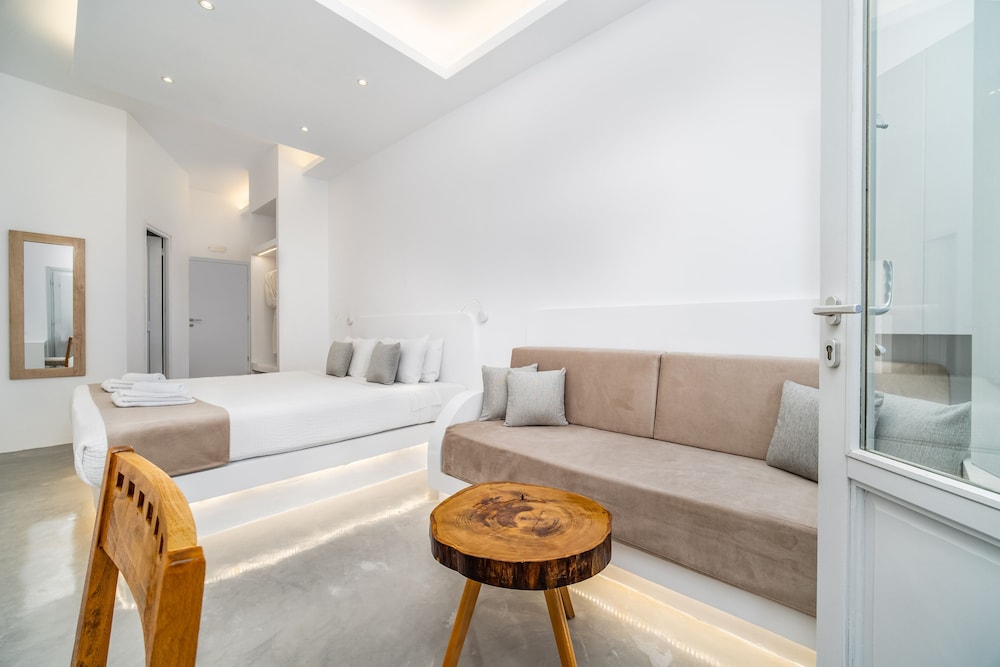 Serenita Luxury Suites 47/71