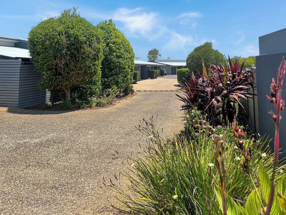 DIRECT HOTELS - VILLAS ON RIVERGUM 33/36