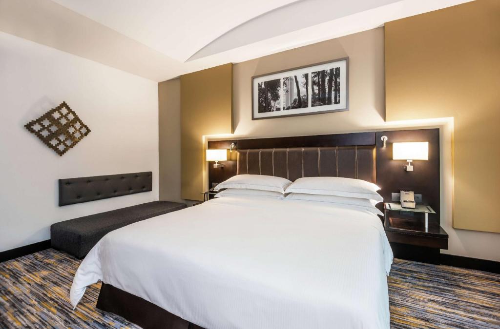 1 BEDROOM, PRESIDENTIAL, SUITE, KING BED