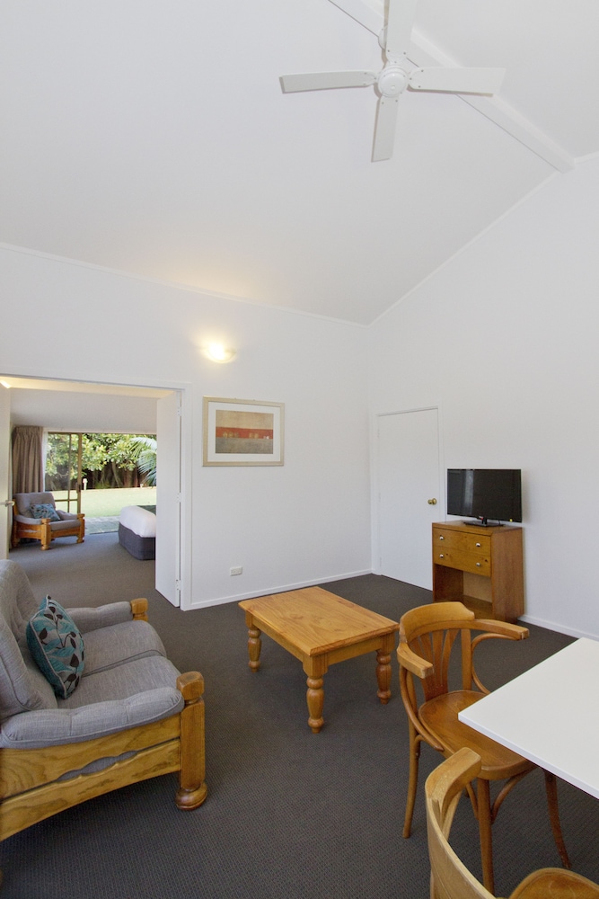Castaway Norfolk Island 31/46