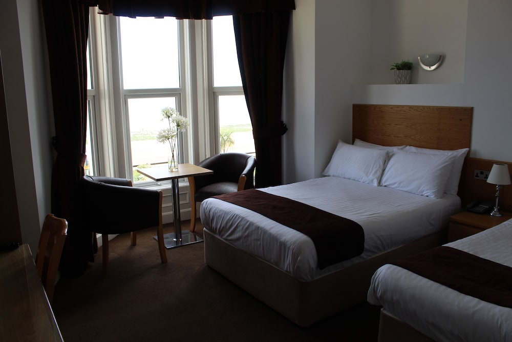 Four Saints Brig Y Don Hotel 5/30