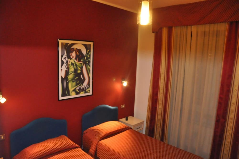 Hotel Vittoriano 27/40