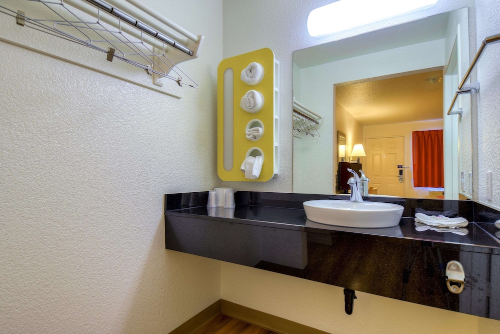 Motel6 San Dimas, CA - Los Angeles 44/46