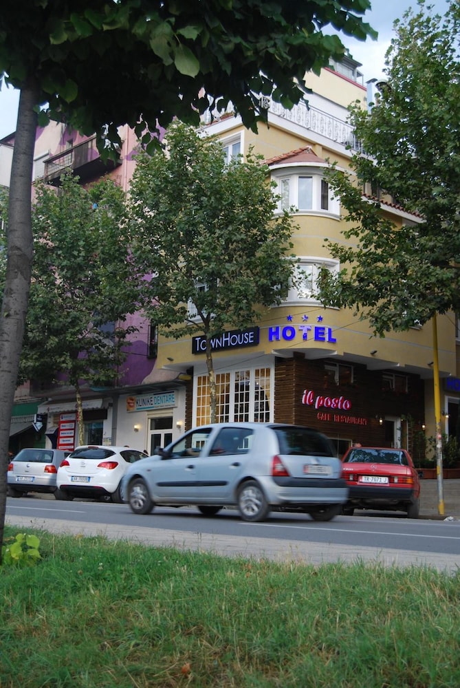 HOTEL TOWN HOUSE 31/36