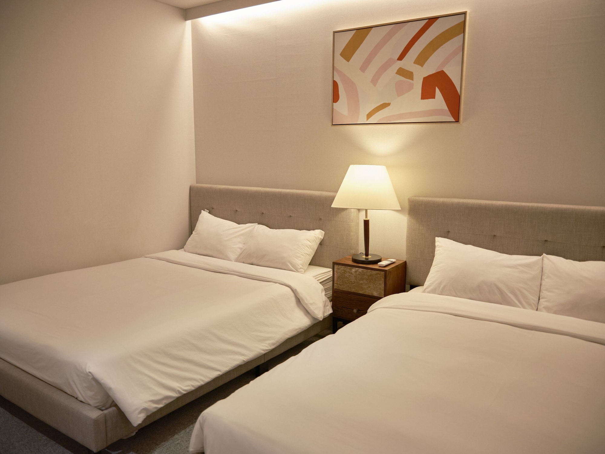 Select, Suite, 3 Queen Beds, Main Building