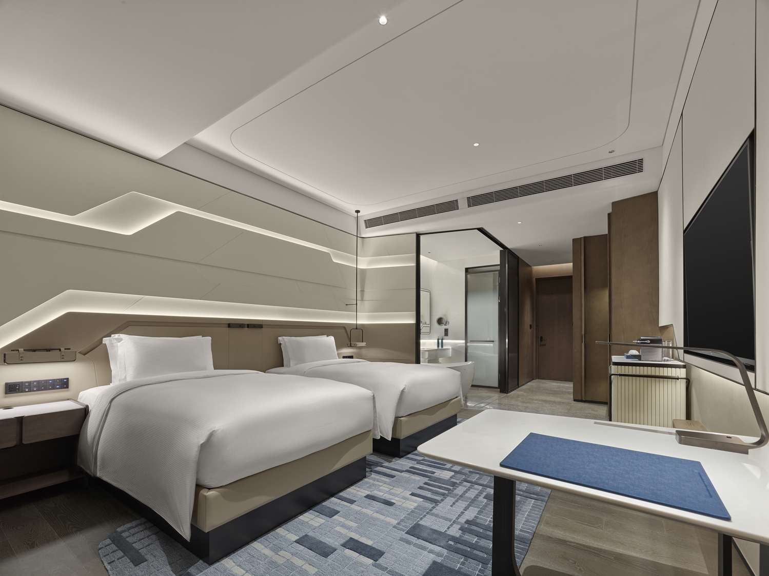 Executive, Twin Beds, Airport View