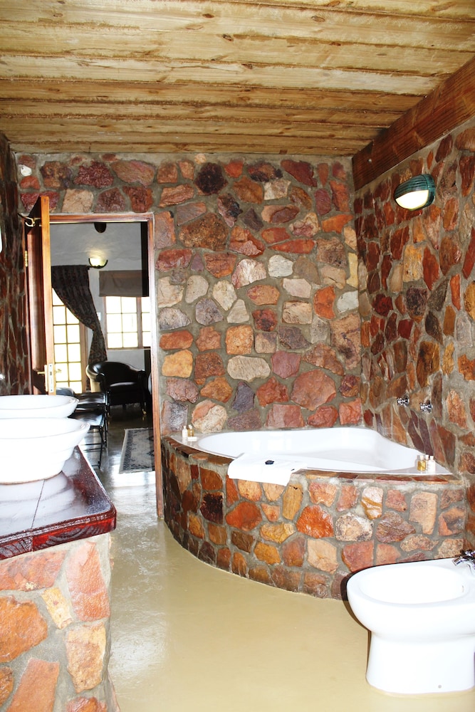 Aquila Private Game Reserve 24/65