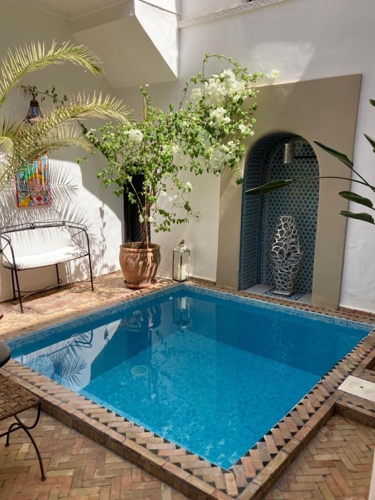 Riad Sasha 23/38