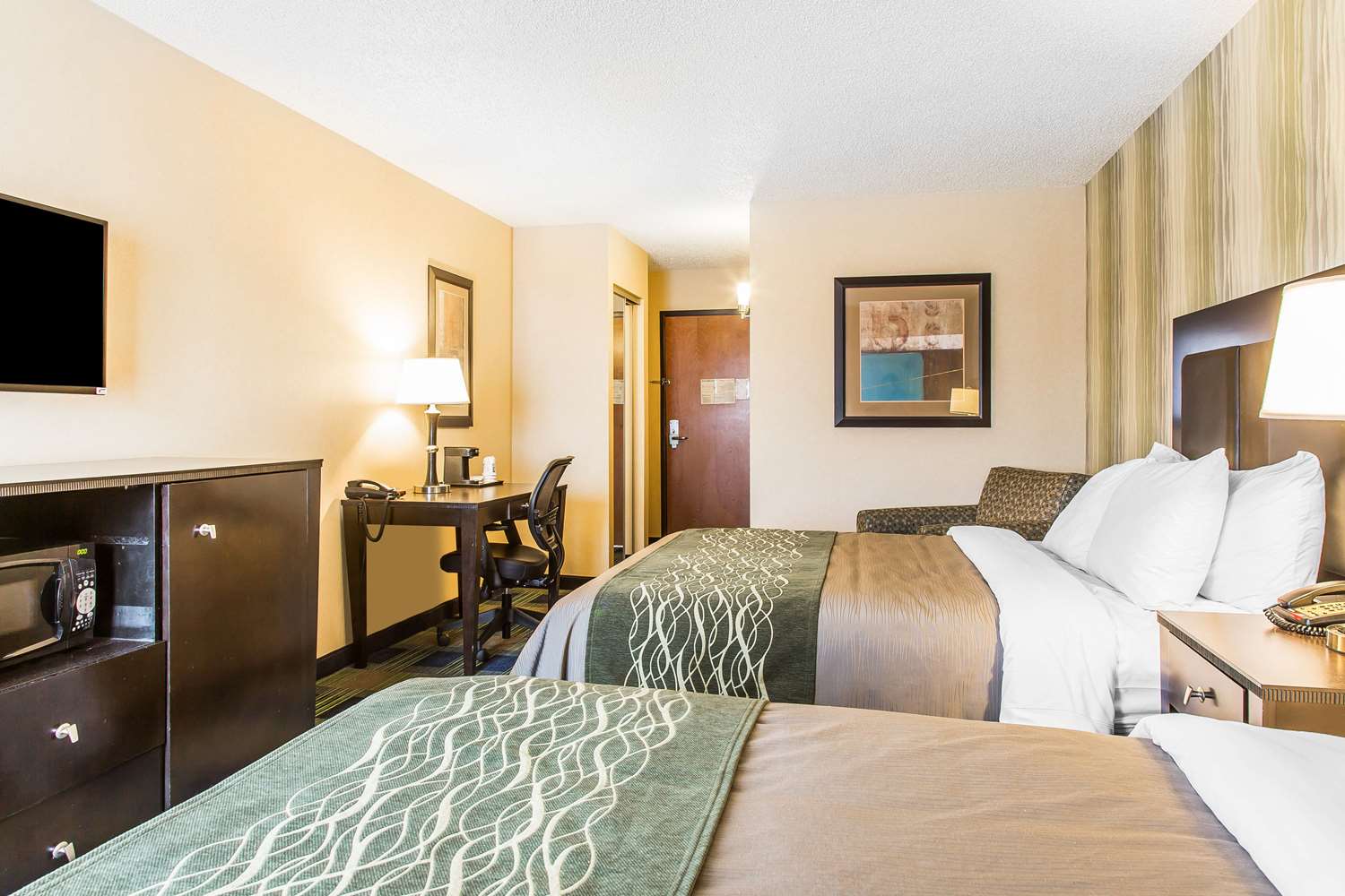 غرفة بسريرين كوين، Comfort Inn and Suites Meriden 2/2