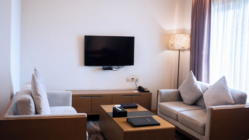 Golden Tulip the Grandmark Dhaka 42/60