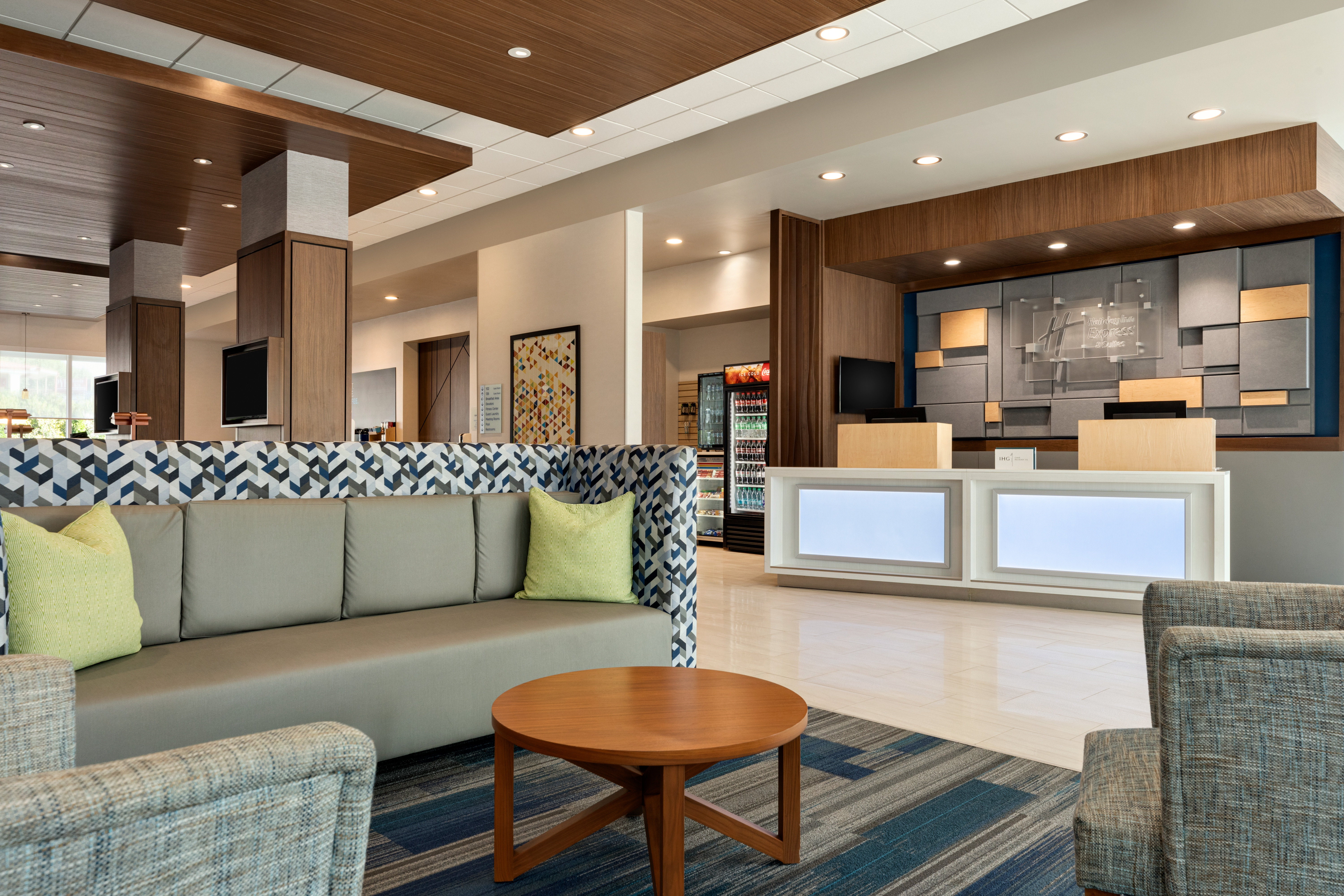Holiday Inn Express Suites Dalton Walnut Ave 9/52