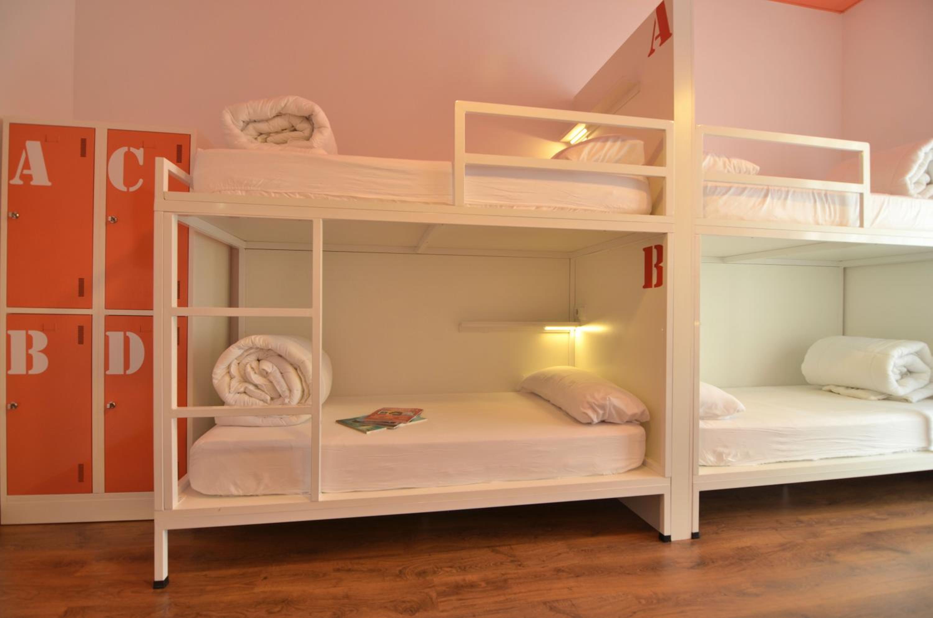 Mixed Dorm, 6 Beds, Far Home Atocha 7/8
