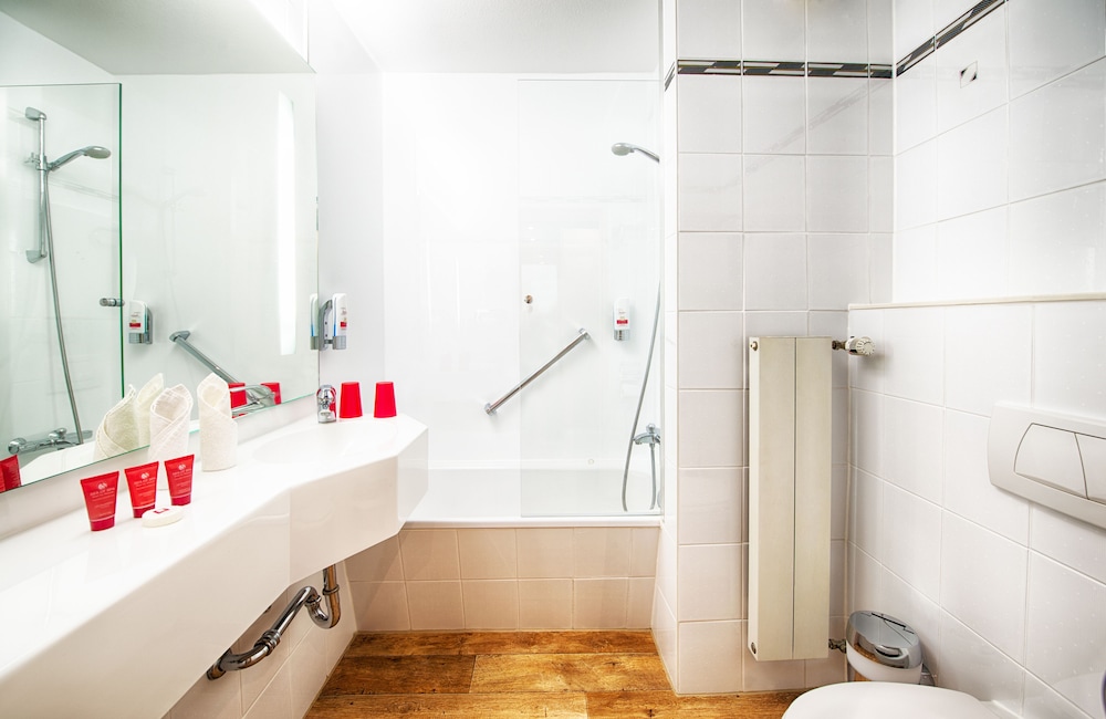 Leonardo Hotel Munich Arabellapark Ex Holiday Inn Munich Effnerstrasse 22/65