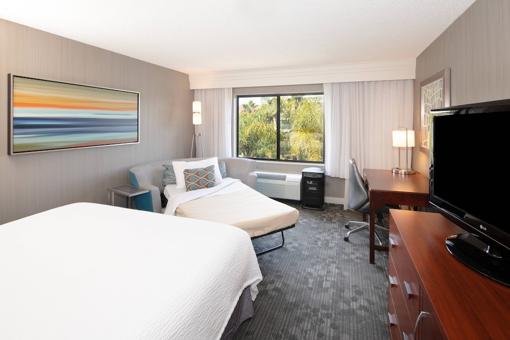 Room at Courtyard By Marriott Oakland Airport, OAKLAND - CA