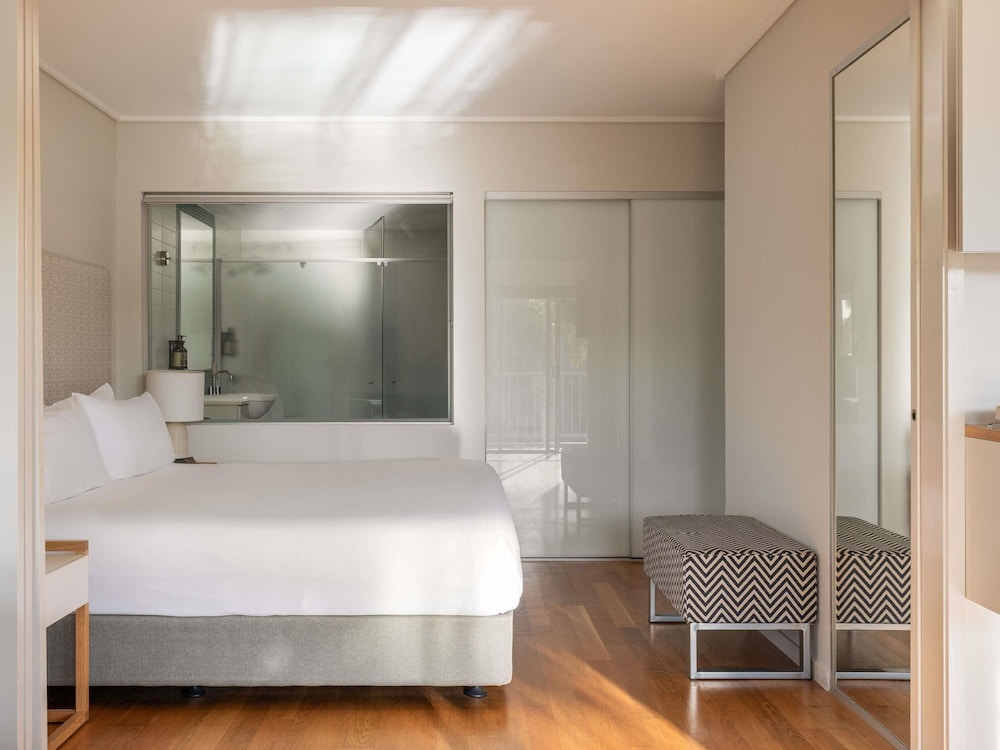 1 Bedroom, Spa, Suite, King Bed, Pool View