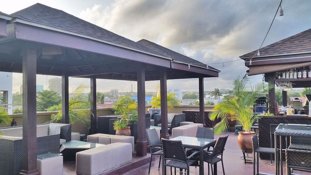 Tropical Enclave Hotel 49/60