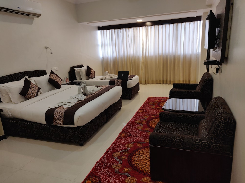 Chandra Inn 18/50