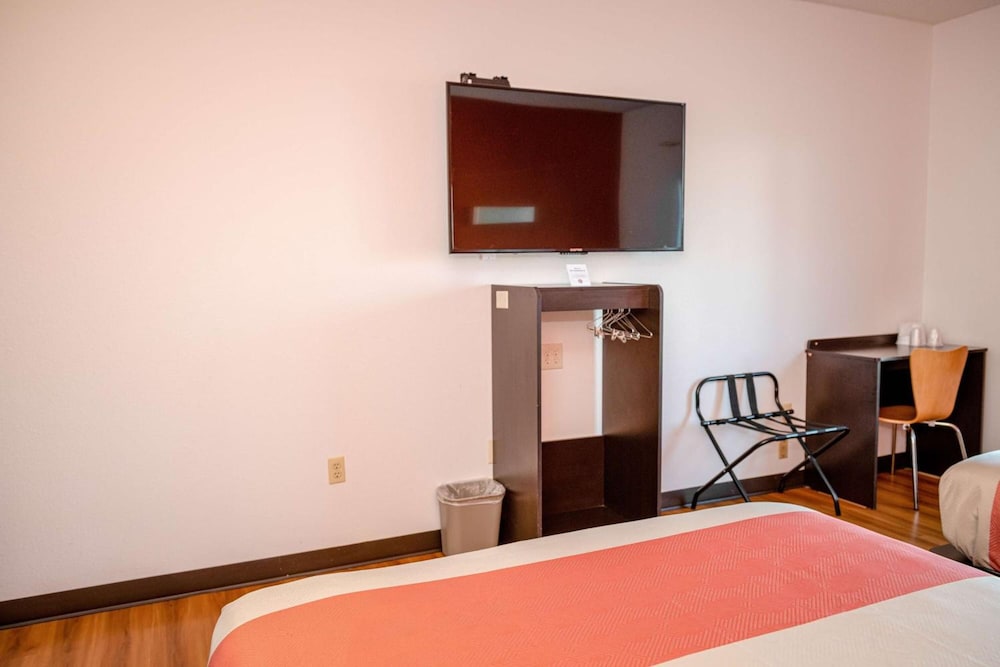 Motel6 Lincoln, NE 23/50