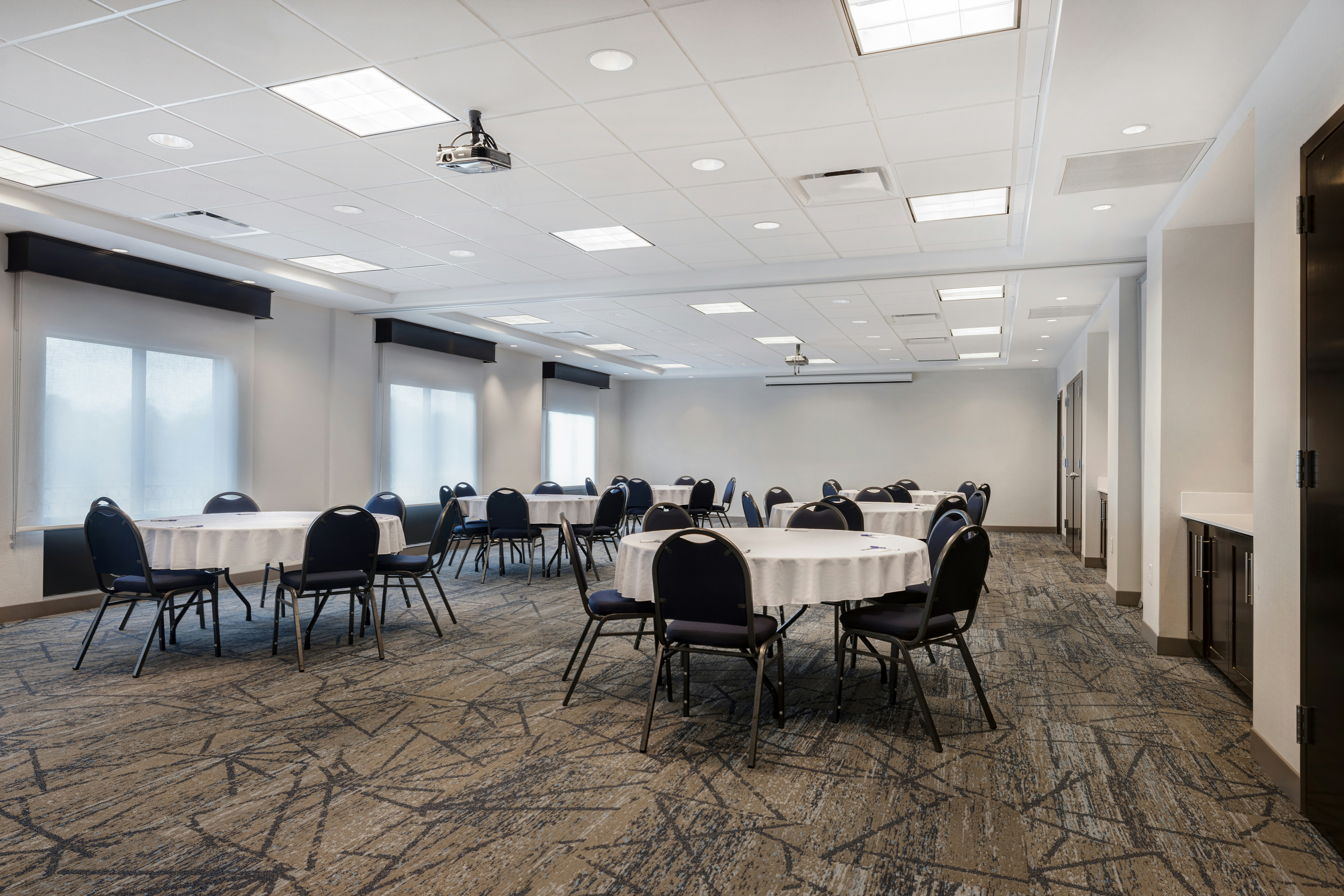 Holiday Inn Express Hotel And Suites Kansas City Ku Medical Center 40/49