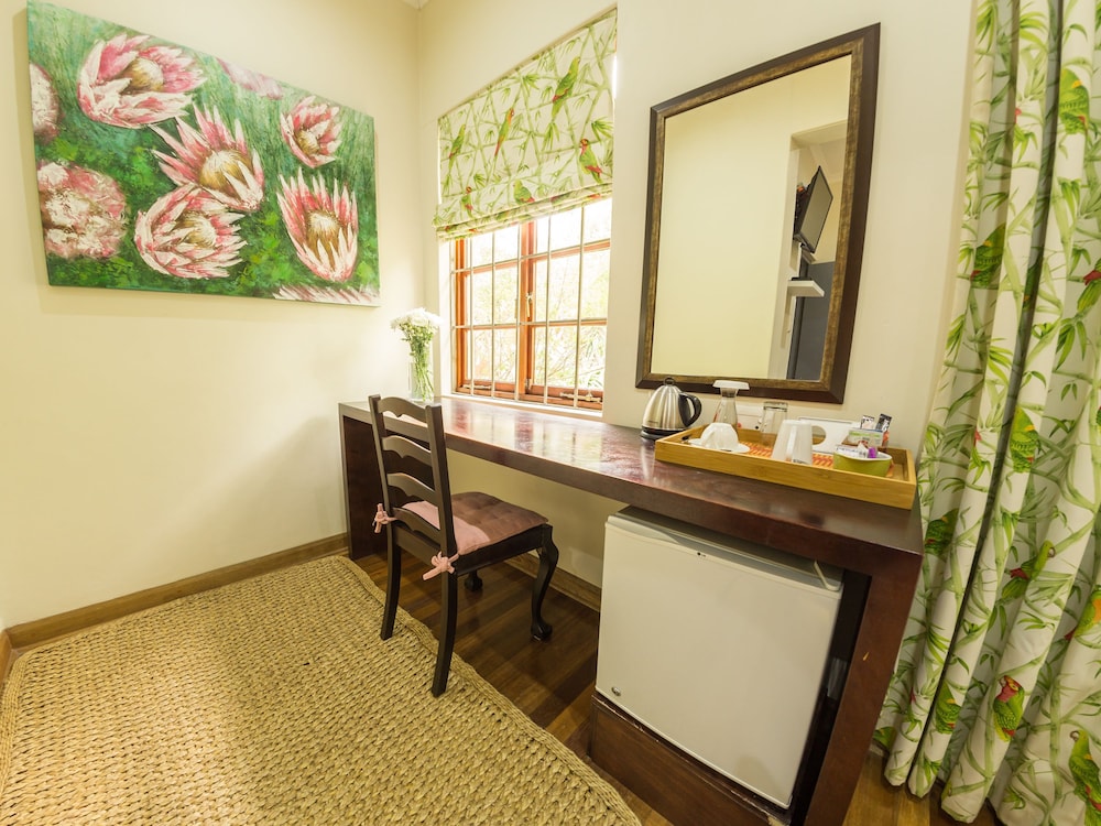 Mackaya Bella Guest House 7/71