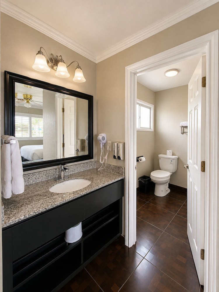 Rockview Inn And Suites 52/54