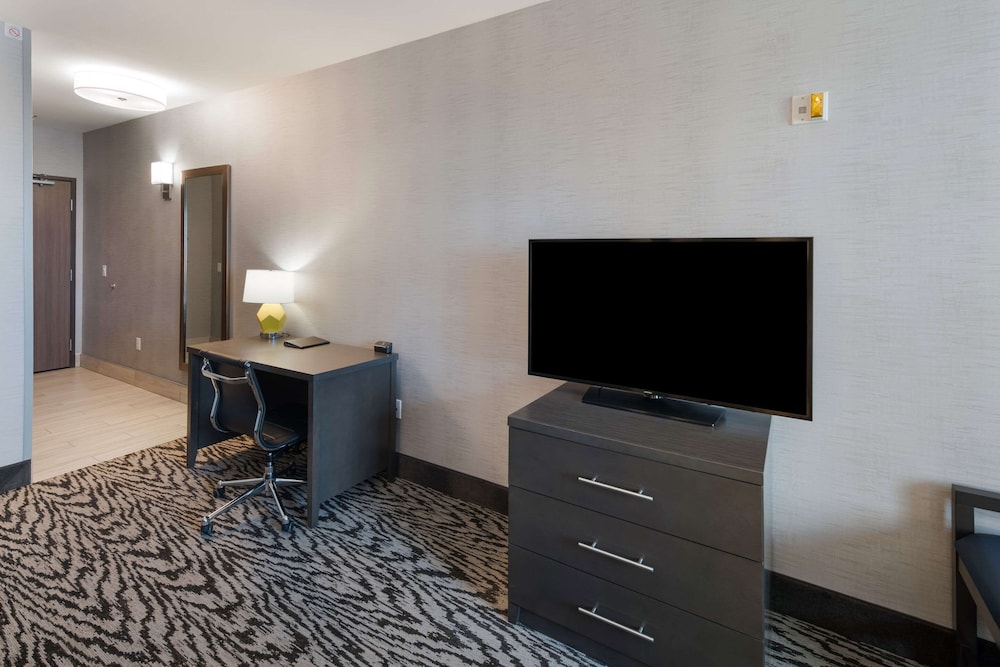 Comfort Suites Kennewick at Southridge 36/47