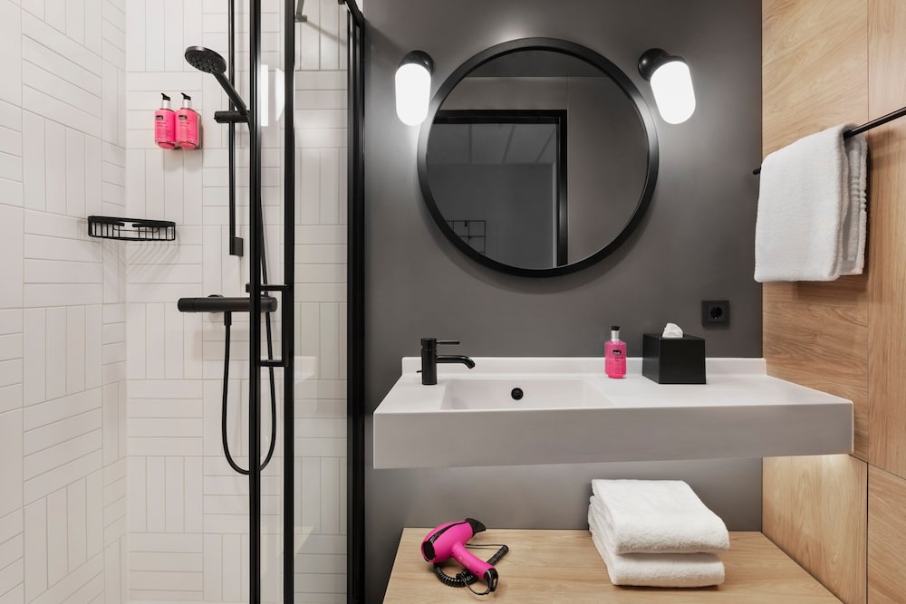 Moxy Duesseldorf City 48/50