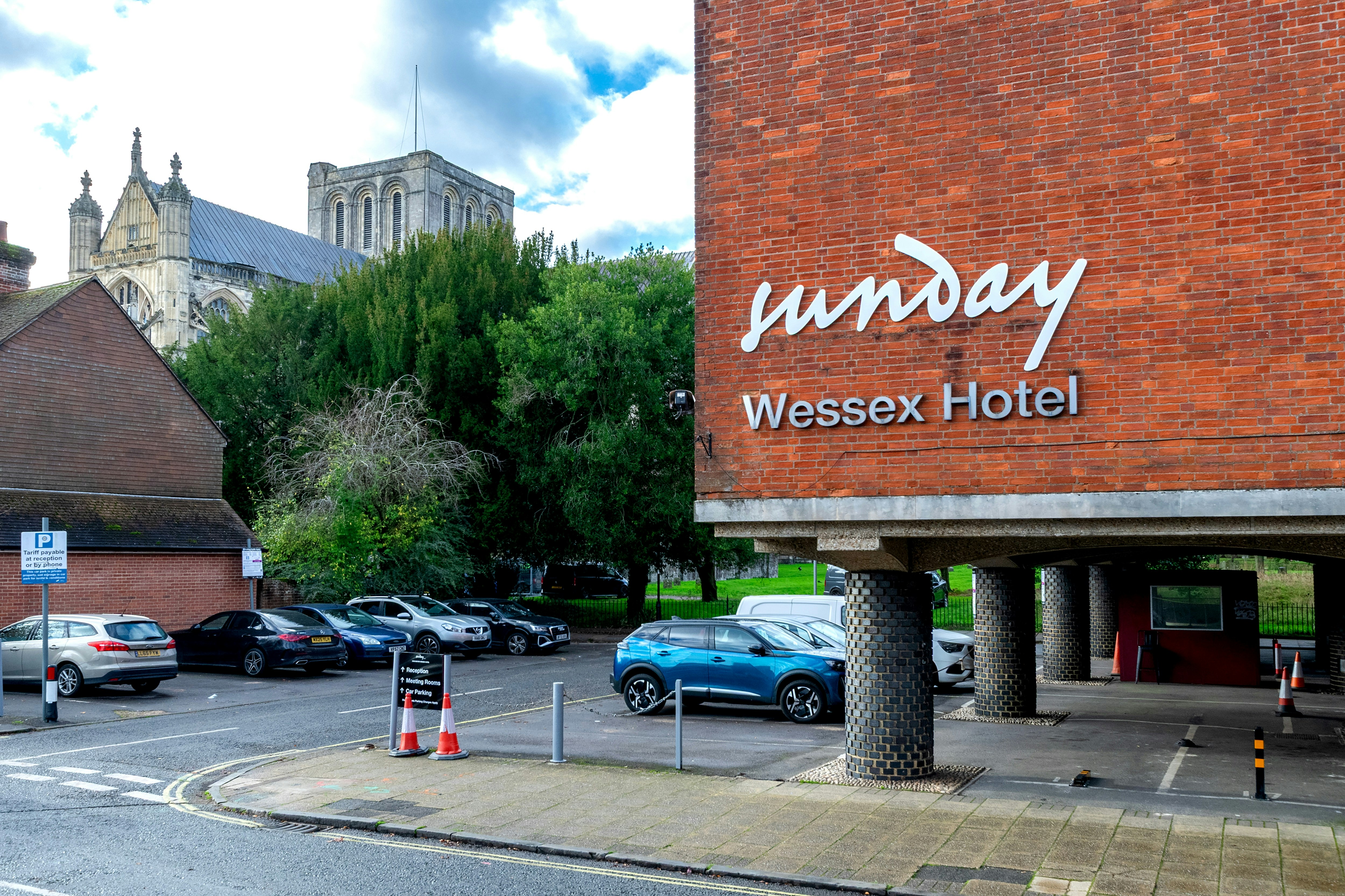 Winchester Wessex Hotel by Sunday 62/70