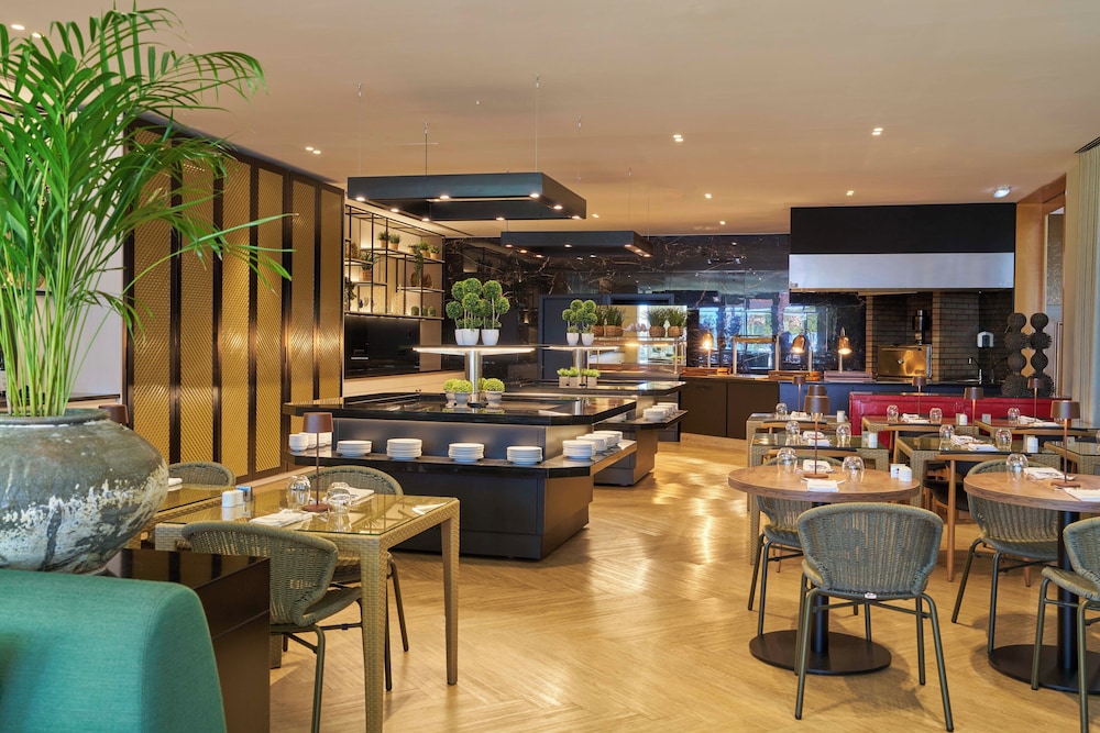 restaurant cafeteria