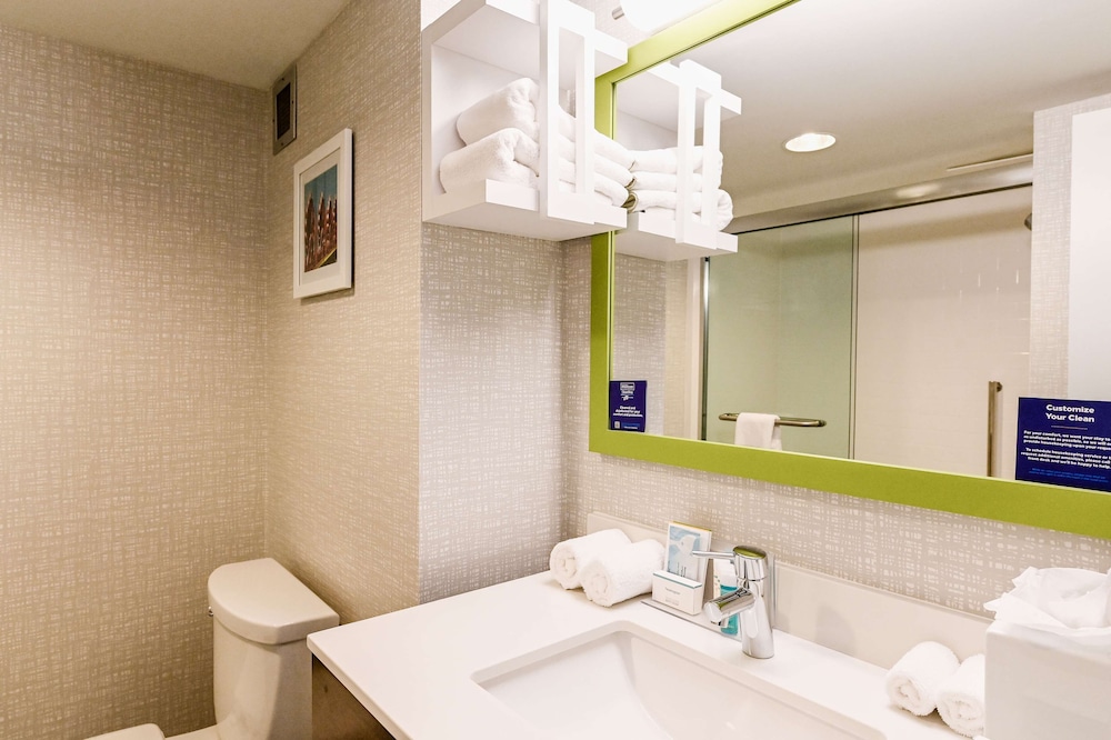 Hampton Inn Richmond West 9/46