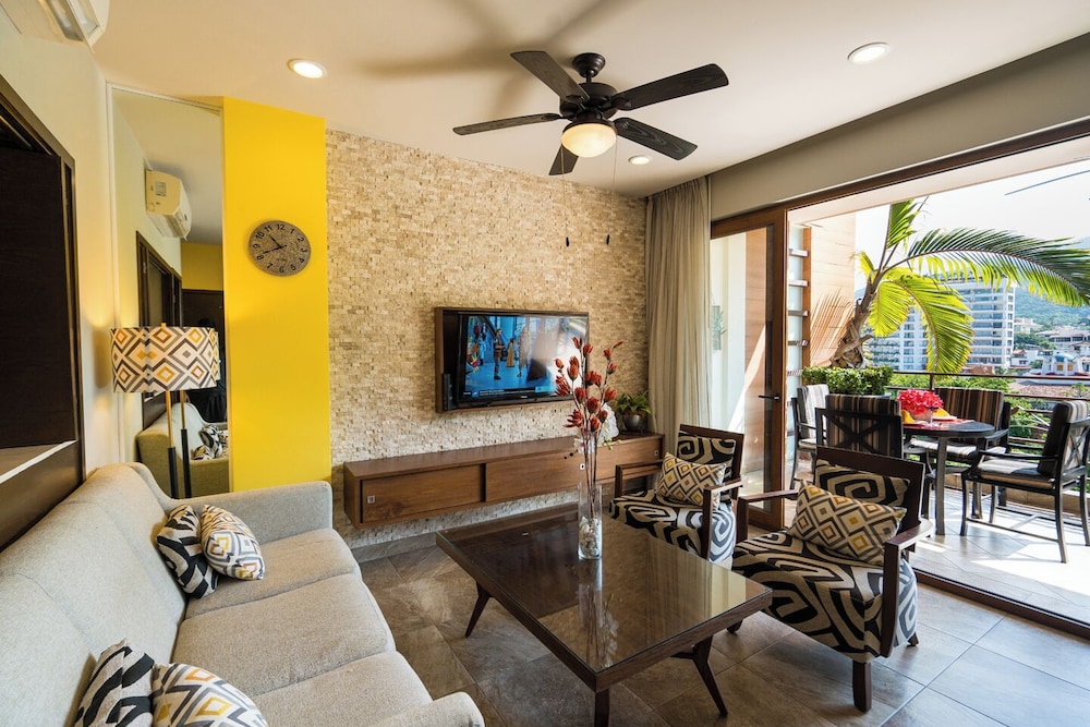 Resorts By Pinnacle 220 54/72