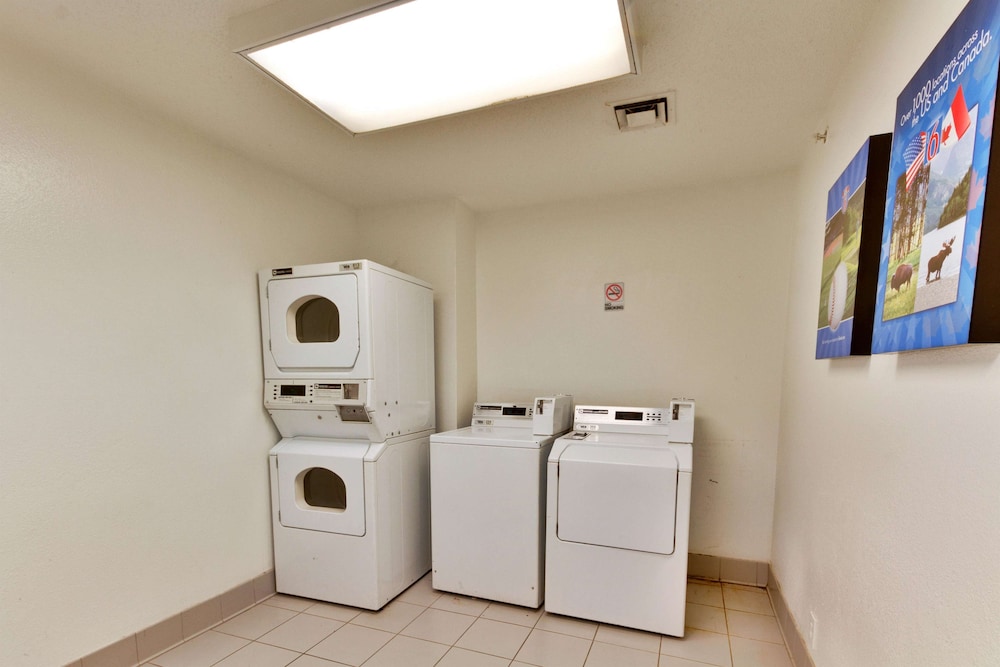 Motel6 Lewisville, TX - Dallas 37/48