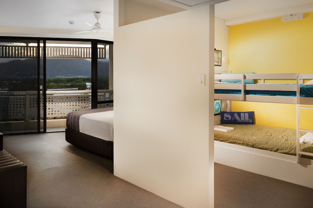 Rydges Esplanade Resort 22/68