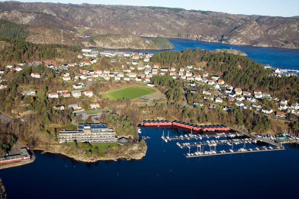FARSUND FJORDHOTELL 36/48