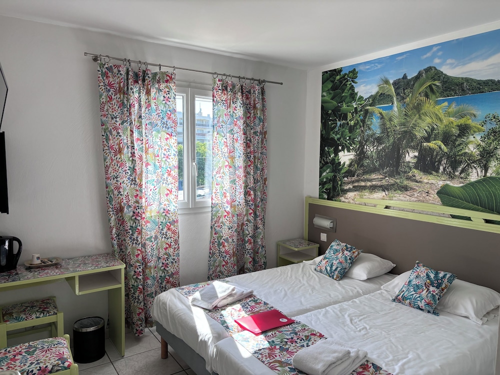 HOTEL DE LA MER 9/50