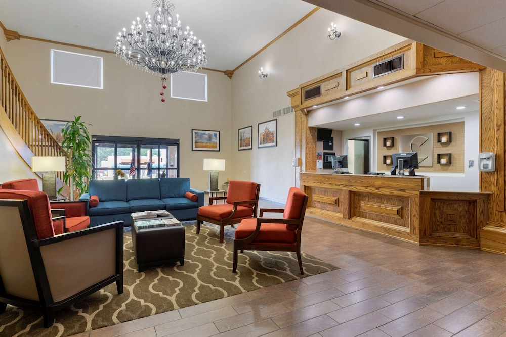 Comfort Inn & Suites Ponca City Near Marland Mansion 4/38