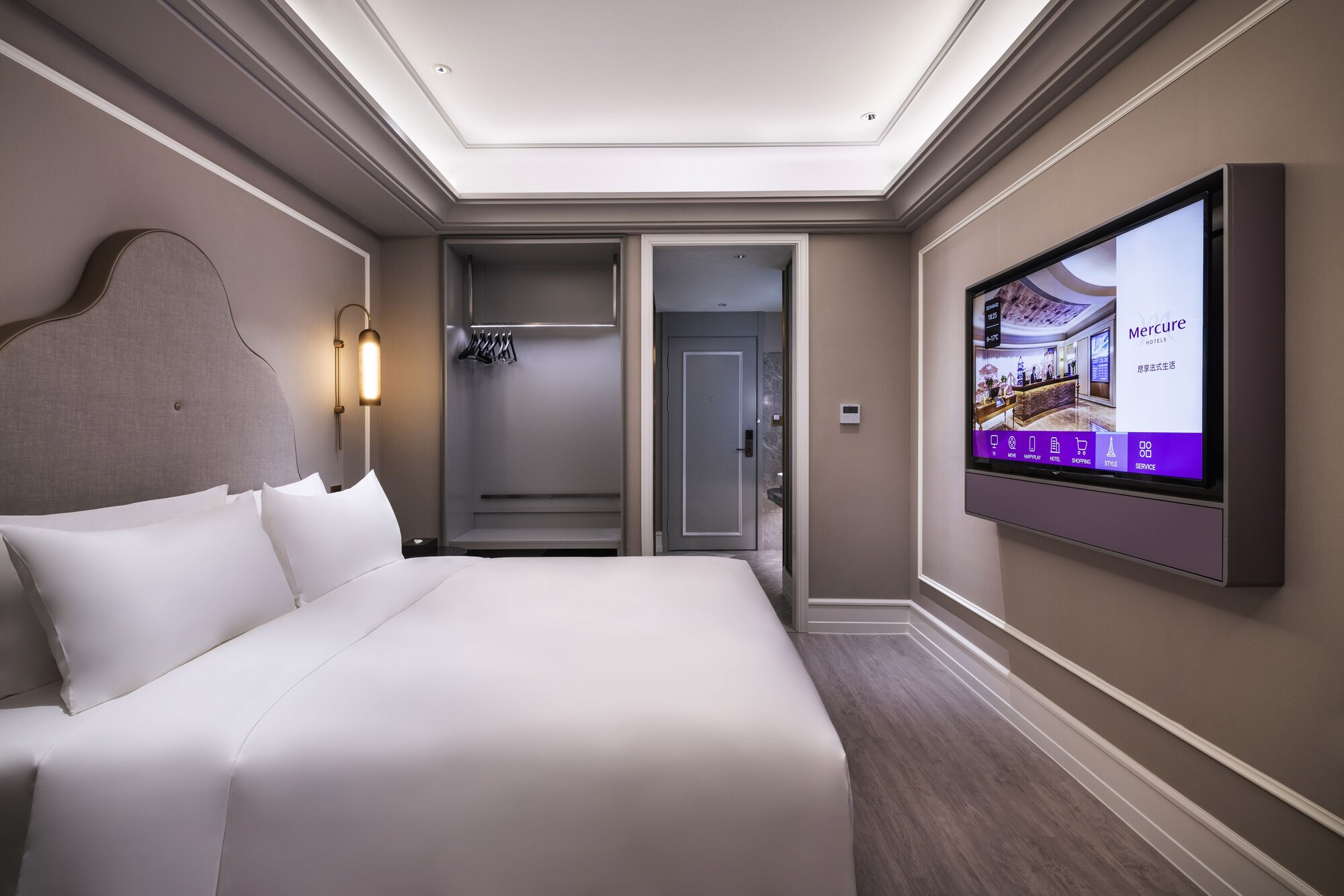 SUPERIOR, KING BED