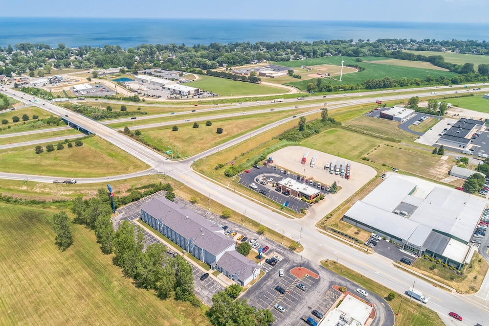 Motel6 Huron, OH - Sandusky 53/62