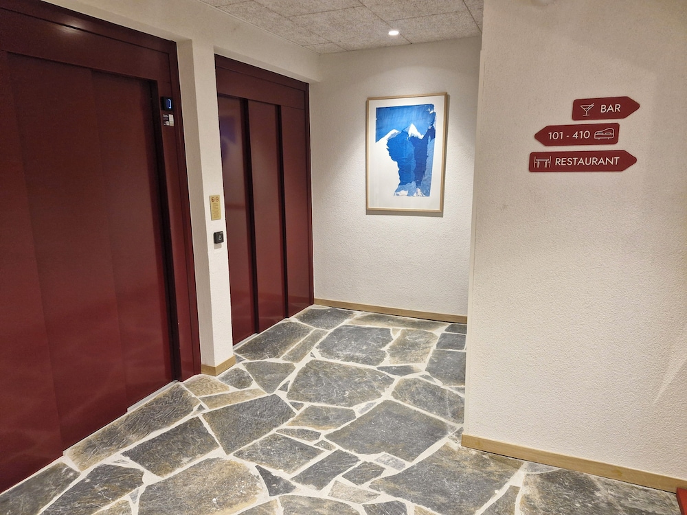 Hotel De La Couronne 23/41