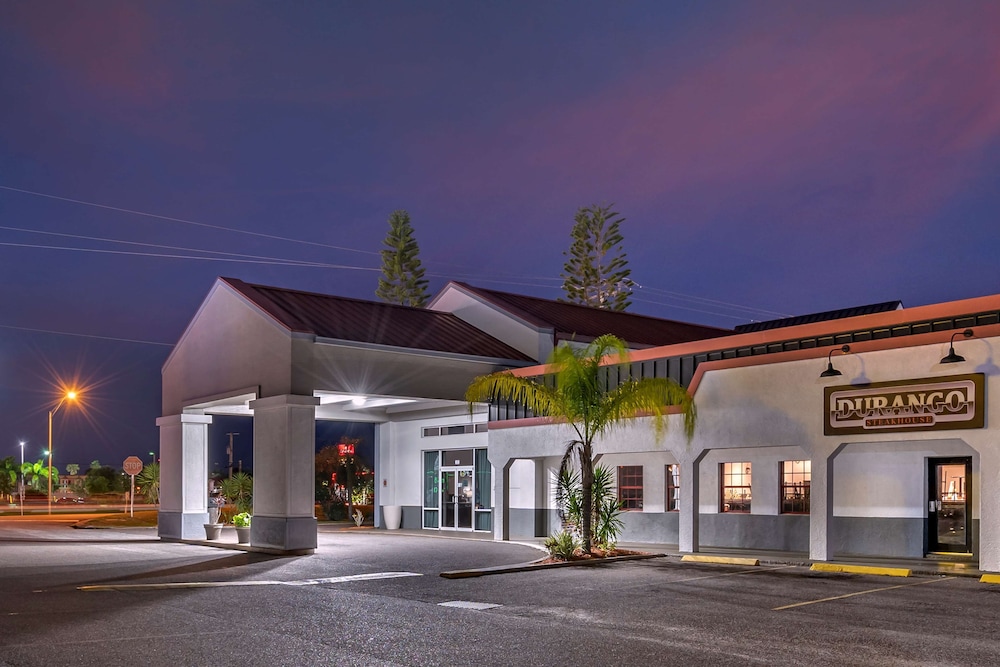 Best Western Space Shuttle Inn 8/42