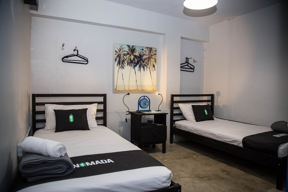 Nomada Urban Beach Hostel 7/39