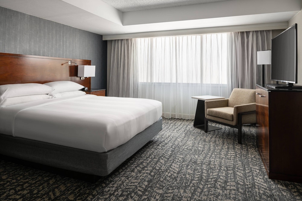 Room at Bakersfield Marriott At the Convention Center, BAKERSFIELD - CA