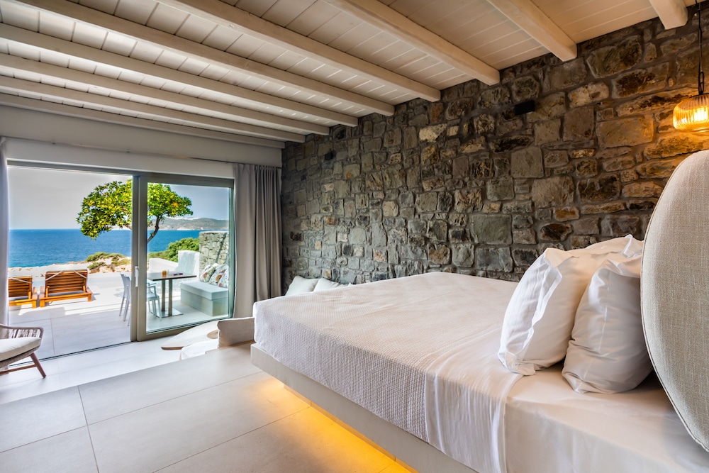 Milos Achivadolimni Hotel Bungalows And Camping Caravan Park 14/50