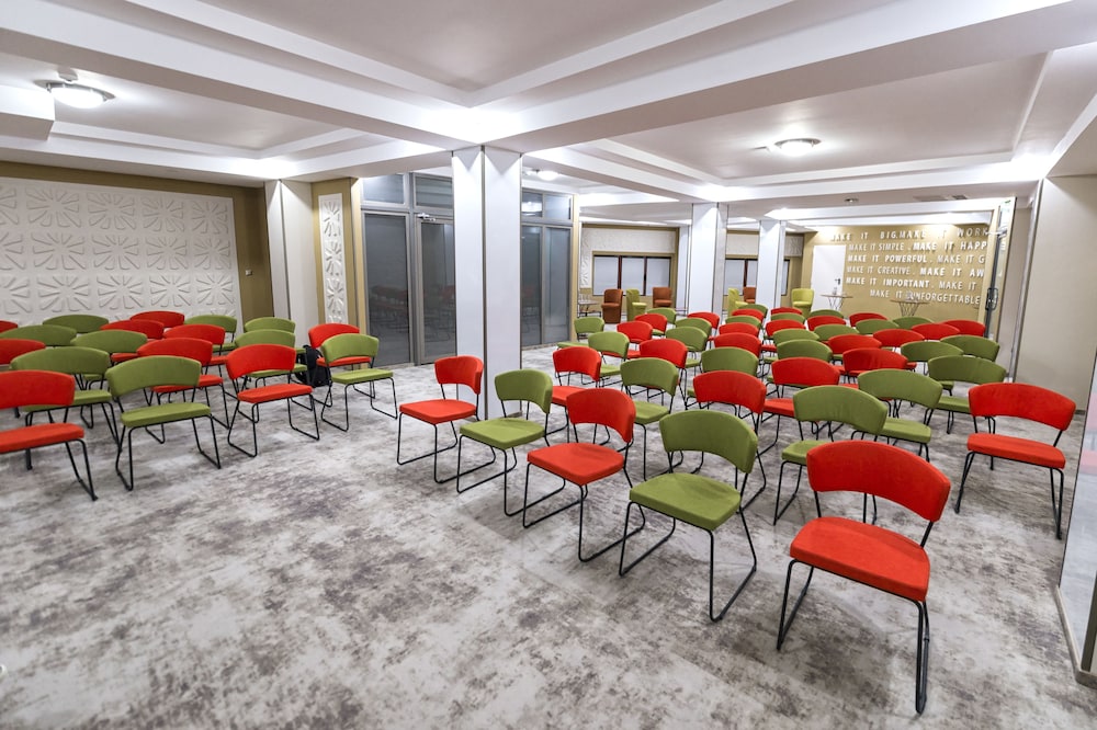 PRESTIGE BOUTIQUE HOTEL CRAIOVA 60/65