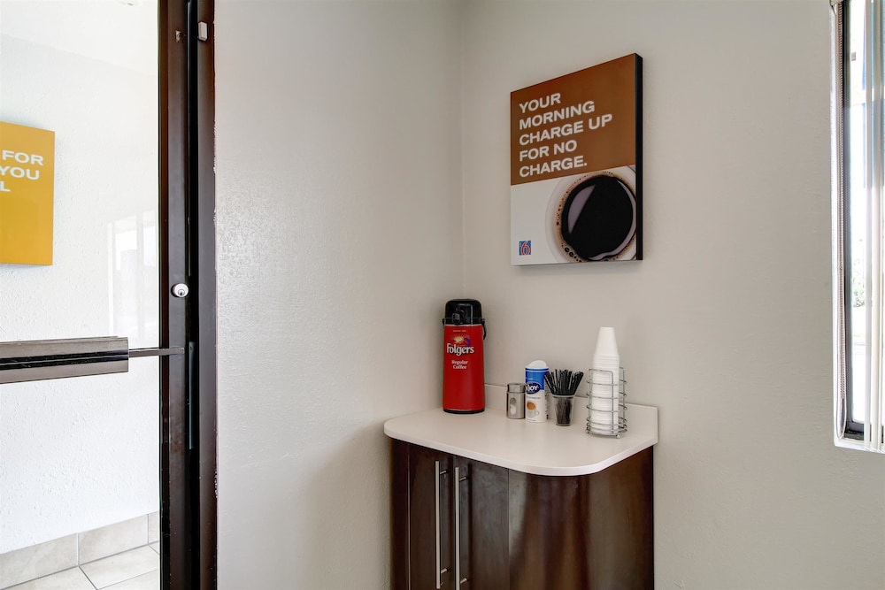 Motel6 Amherst, OH - Cleveland West - Lorain 29/41