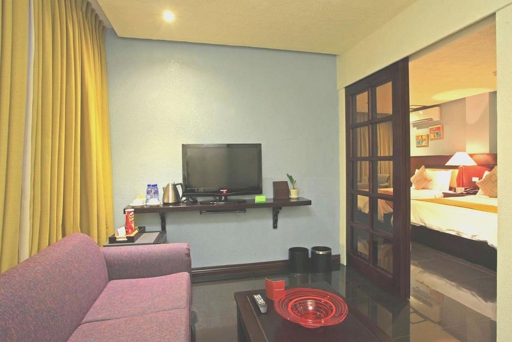 Hotel Centro Puerto Princesa Near Airport by ZUZU 98/107