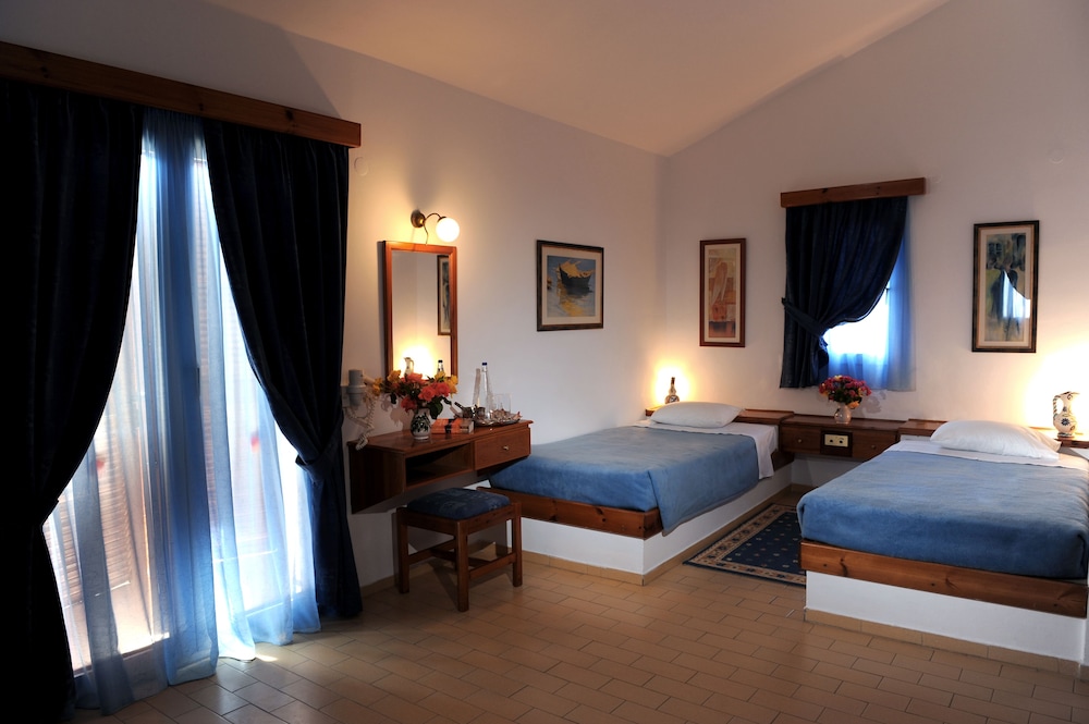 Hotel Delfinia 49/87