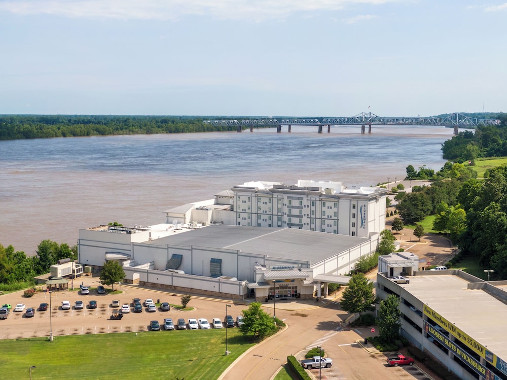 Riverwalk Casino Hotel 21/25