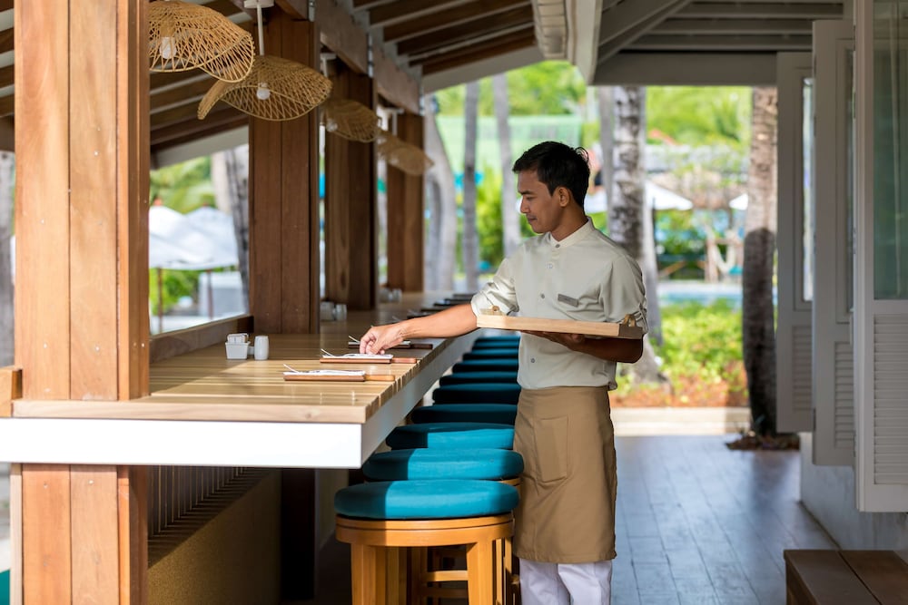 OUTRIGGER Koh Samui Beach Resort 10/85