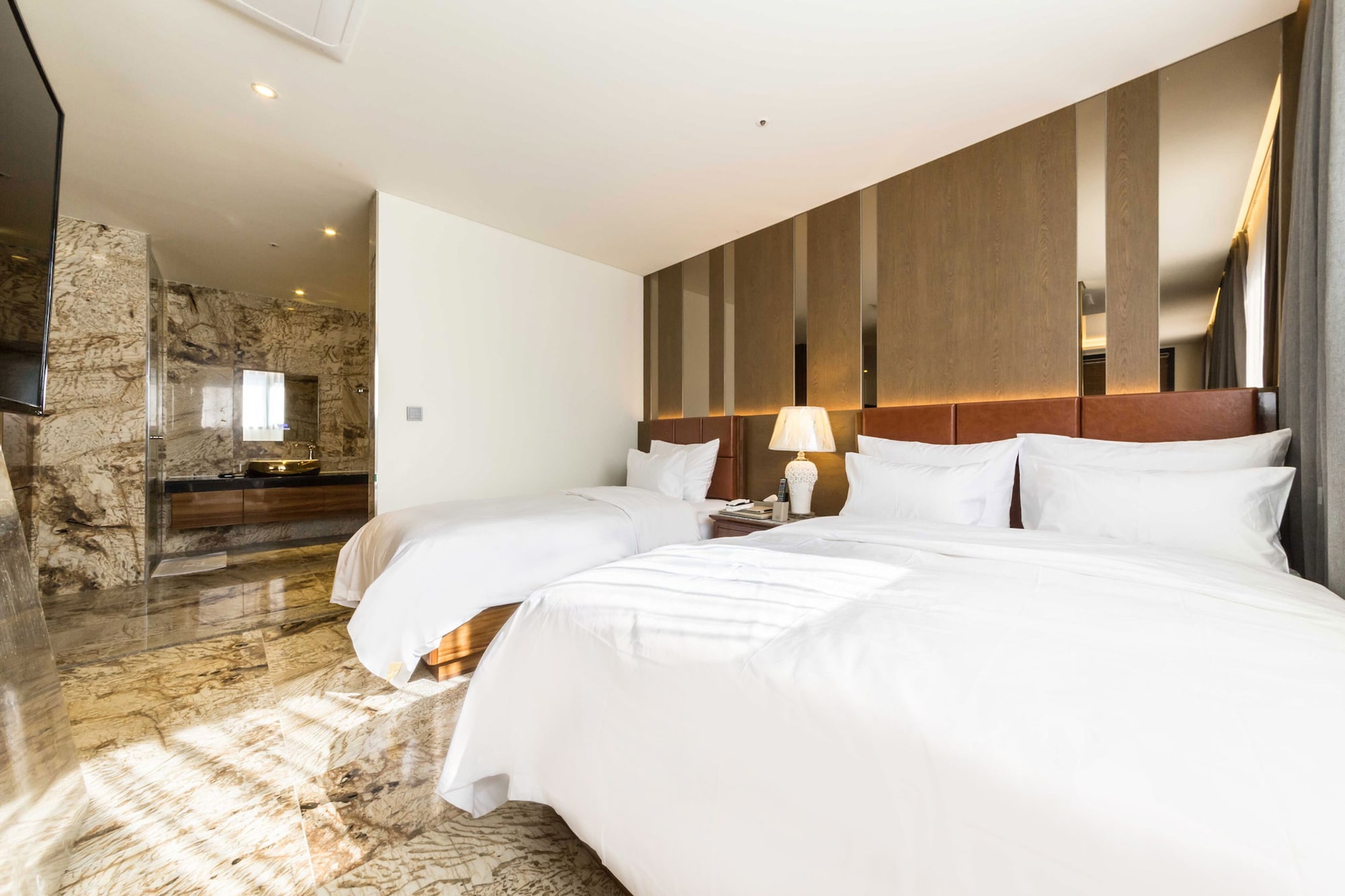 Penthouse, 1 Double and 1 Single Bed